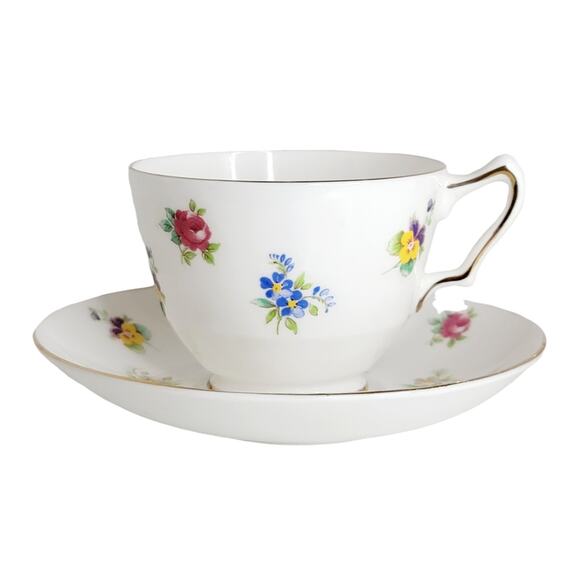 Vintage Crown Staffordshire Fine China England Roses Pansies Tea Cup & Saucer - Picture 1 of 10